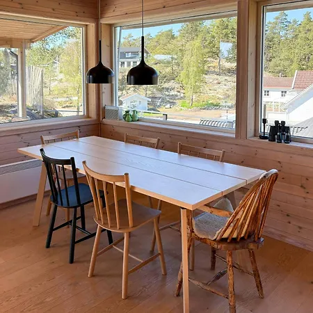 Lys Med Naturtomt Ved Oslofjorden Feriehus