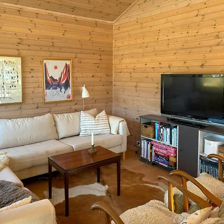 Feriehus Lys Med Naturtomt Ved Oslofjorden Sponvika