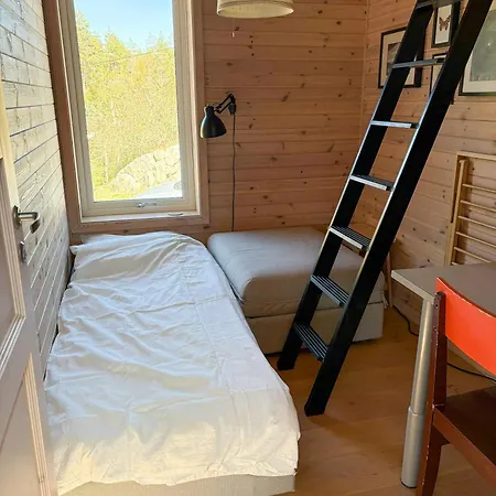 Lys Med Naturtomt Ved Oslofjorden *