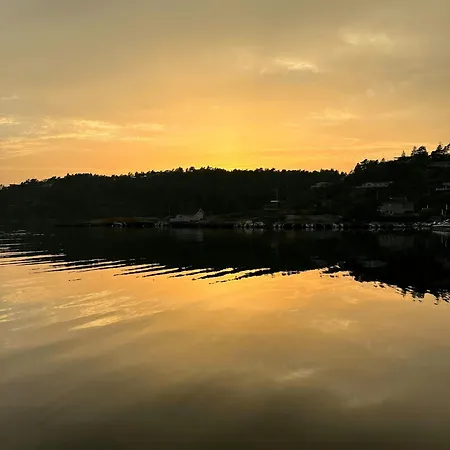 Lys Med Naturtomt Ved Oslofjorden Feriehus *